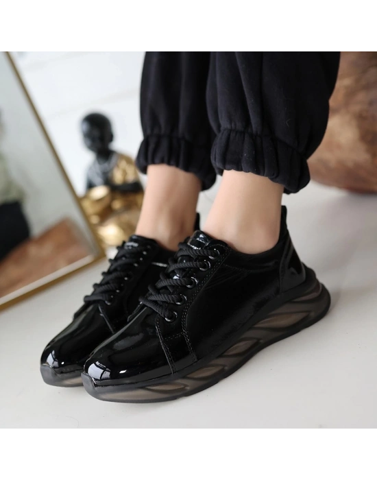 Piona Siyah Rugan Gri Tabanlı Spor Ayakkabı