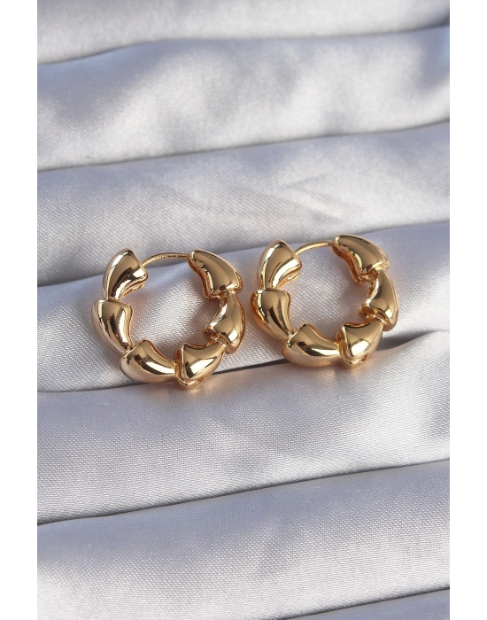 Pirinç Gold Renk Damla Kıvrım Tasarımlı Halka Küpe