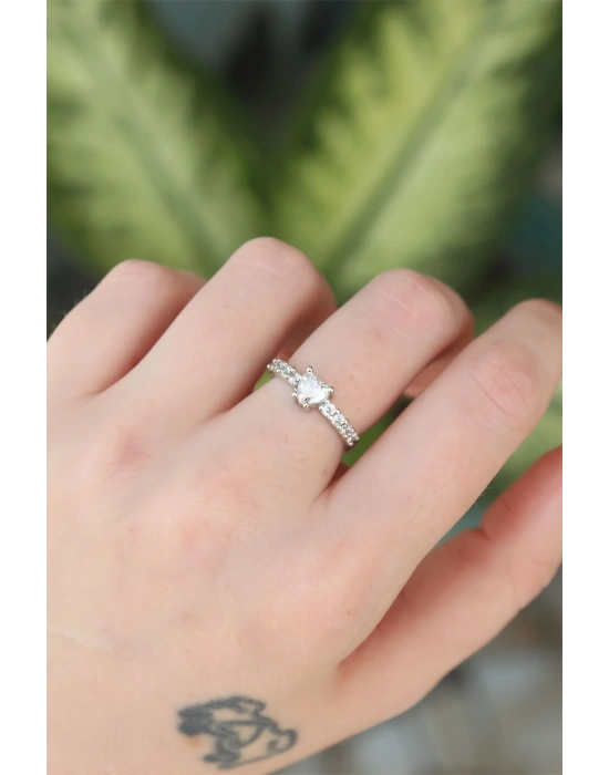 Pirinç Gümüş Renk Ayarlanabilir Zirkon Taşlı Minimal Kalp Yüzük