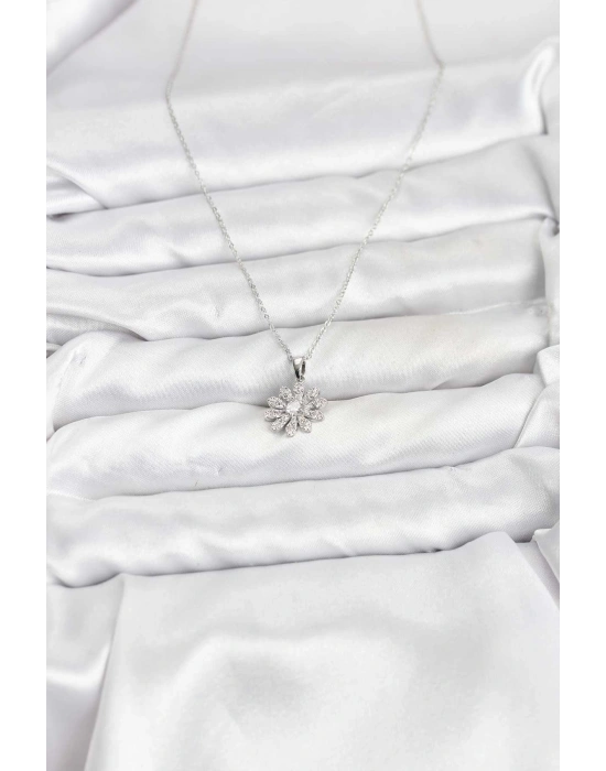 Pirinç Gümüş Renk Çiçek Model Kadın Kolye