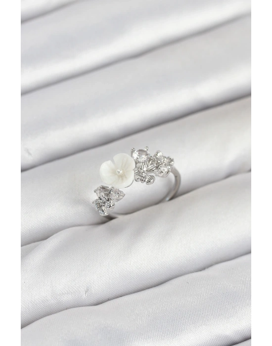 Pirinç Gümüş Renk Çiçek Model Zirkon Taşlı Kadın Yüzük