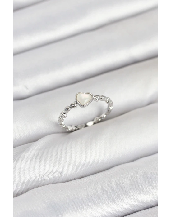 Pirinç Gümüş Renk Kalpli Model Kadın Yüzük