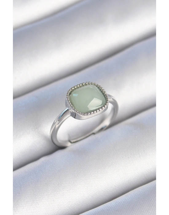 Pirinç Gümüş Renk Yeşil Kare Mineli Kadın Yüzük