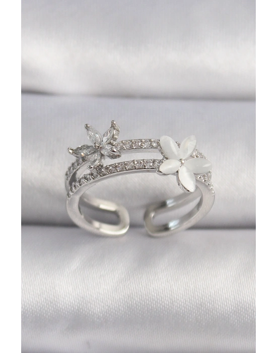 Pirinç Gümüş Renk Zirkon Taşlı Çiçek Model VIP Seri Kadın Yüzük