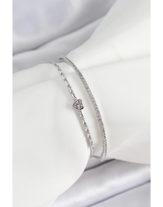 Pirinç Gümüş Renk Zirkon Taşlı Kalp Detaylı Kadın Bileklik