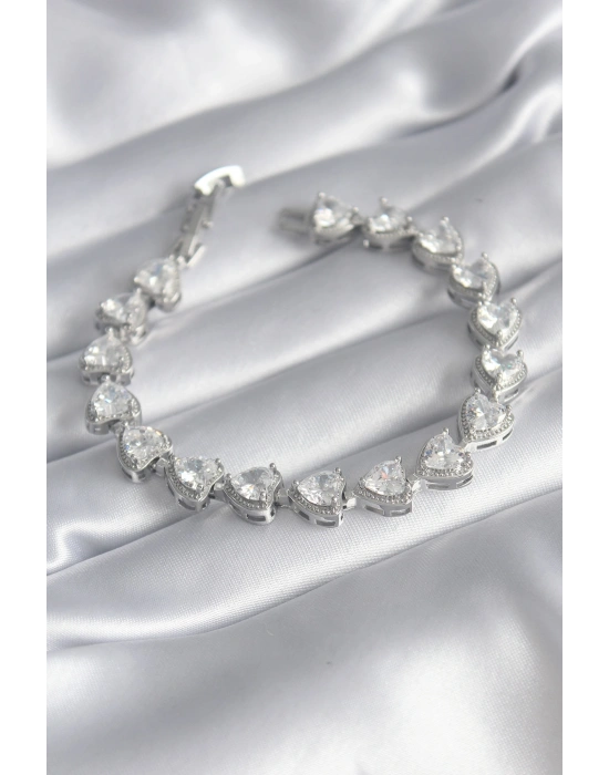 Pirinç Gümüş Renk Zirkon Taşlı Kalp Model VIP Seri Kadın Bileklik