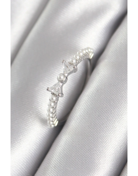 Pirinç Gümüş Renk Zirkon Taşlı Kurdele Model İnci Detay Kadın Yüzük