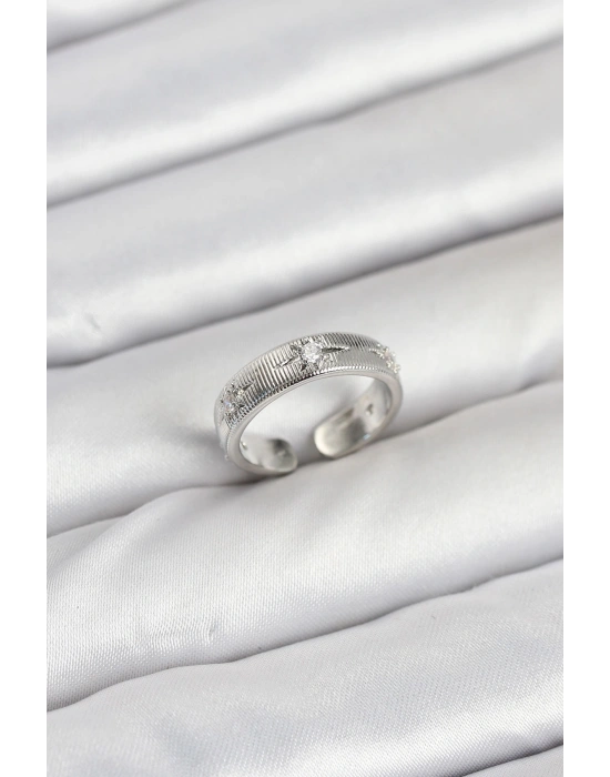 Pirinç Gümüş Renk Zirkon Taşlı Kutup Yıldızı Model Kadın Yüzük