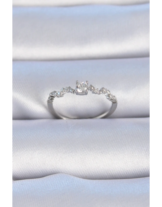 Pirinç Gümüş Renk Zirkon Taşlı Tek Taş Model Kadın Yüzük