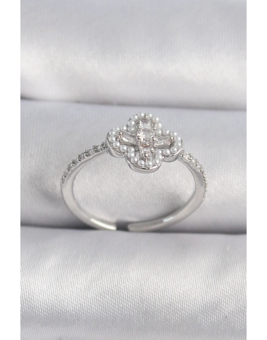 Pirinç Gümüş Renk Zirkon Taşlı Yonca Model İnci Detay Kadın Yüzük