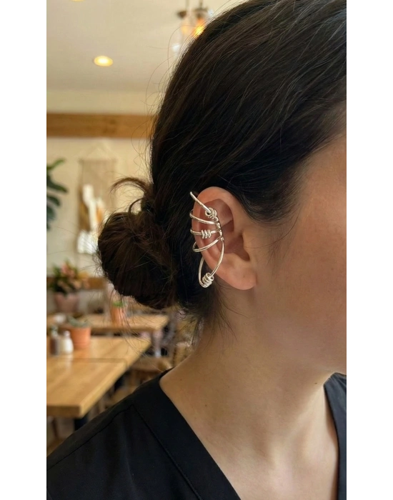 Pirinç Halkalı Model Gümüş Renk Kıkırdak Küpe