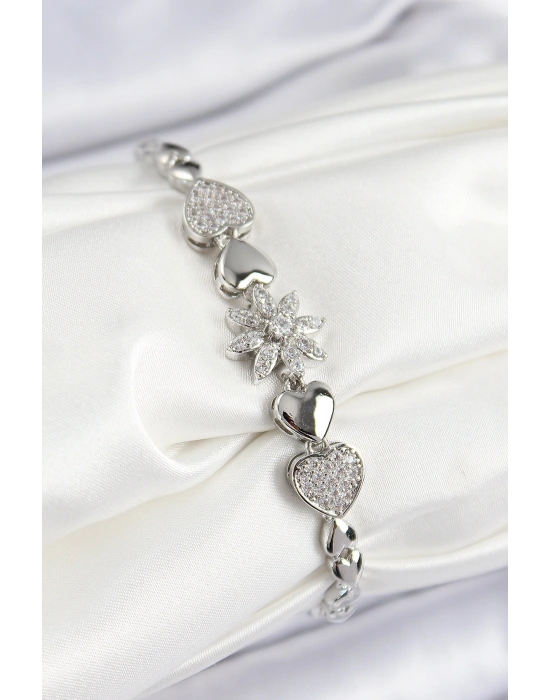 Pirinç Zirkon Taşlı Kalp Detaylı Çiçek Model Gümüş Renk Kadın Bileklik