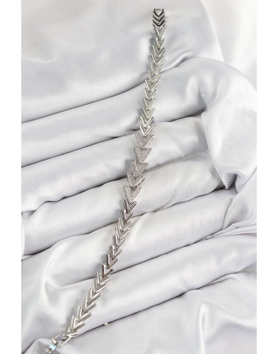 Pirinç Zirkon Taşlı Sıralı Ok Model Gümüş Renk Kadın Bileklik