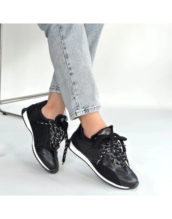 Reat Siyah Cilt Bağcıklı  Paraşüt Detaylı Spor Ayakkabı