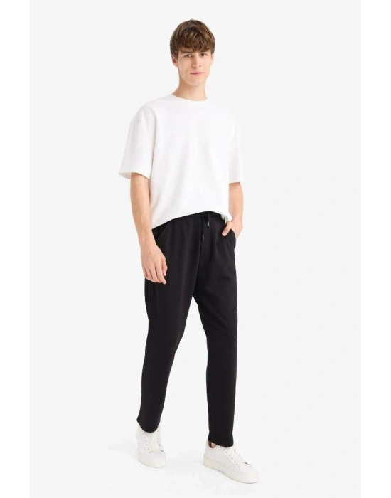 Regular Fit Basic Düz Beli Bağcıklı Düz Paça Cepli Eşofman Altı Siyah