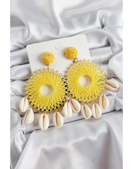 Sarı Hasır Örgü Sarmal Model Sallantılı Deniz Kabuğu Detaylı Gold Renk Kadın Küpe