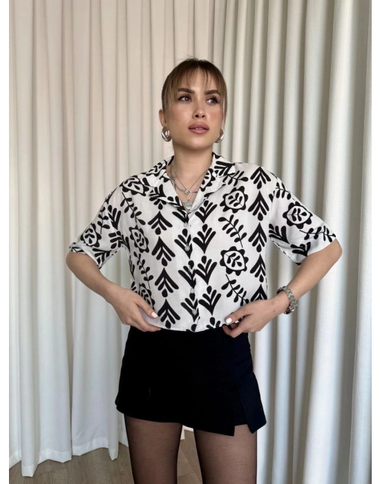 Siyah beyaz baskılı crop gömlek
