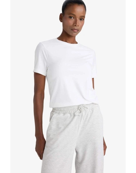 Standart Fit Bisiklet Yaka Sporcu Basic Düz Kısa Kollu Beyaz Tişört Beyaz