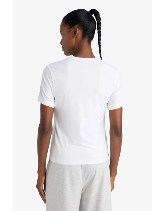 Standart Fit Bisiklet Yaka Sporcu Basic Düz Kısa Kollu Beyaz Tişört Beyaz