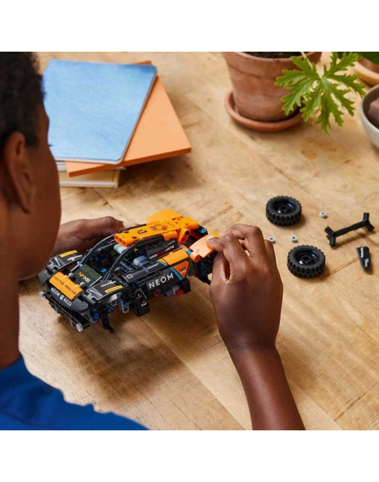 Technic NEOM McLaren Extreme E Race Car 42166