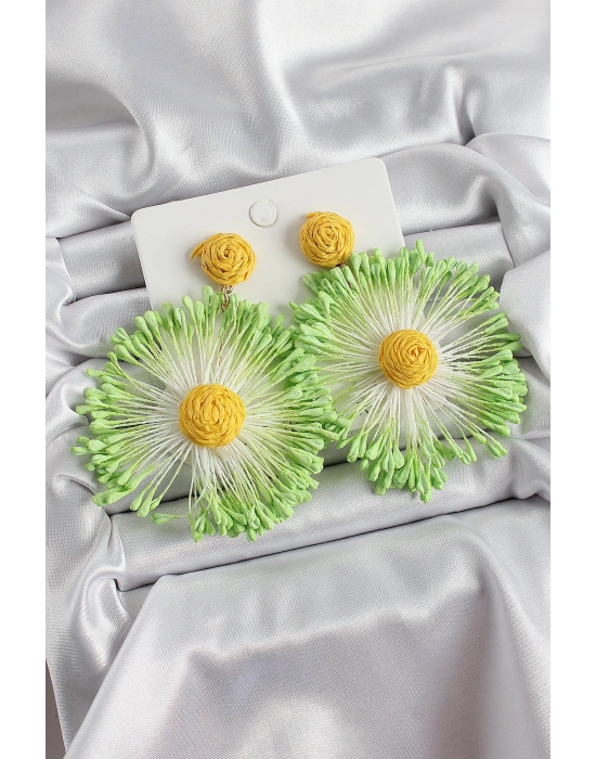 Yeşil Püsküllü Papatya Figürlü Hasır Örgü Model Gold Renk Kadın Küpe
