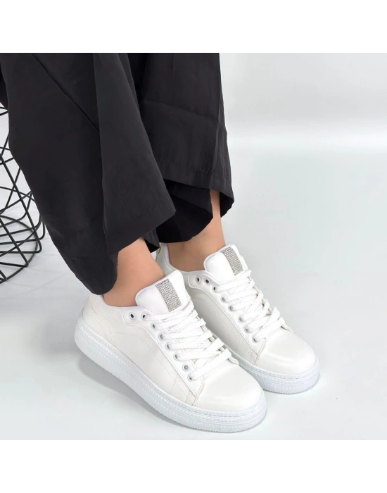 Yier Beyaz Cilt Bağcıklı Spor Ayakkabı