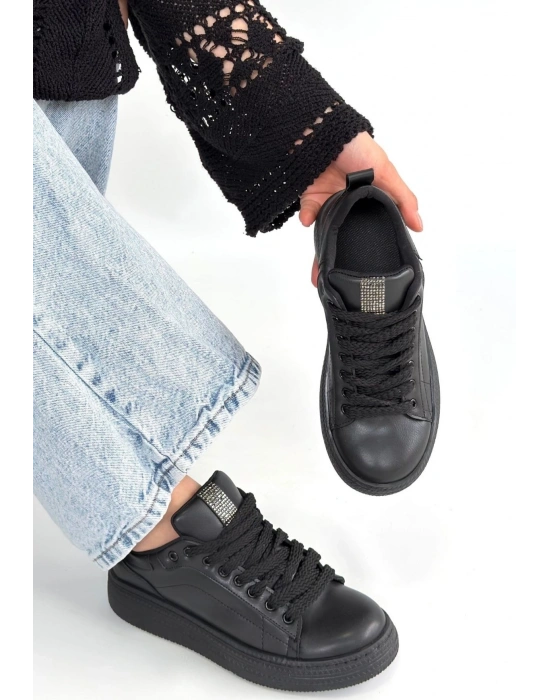 Yier Siyah Cilt Bağcıklı Spor Ayakkabı