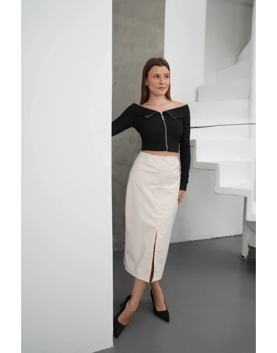 Yırtmaçlı uzun deri etek krem