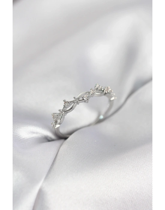 Zirkon Taşlı Pirinç Gümüş Renk Kadın Yüzük