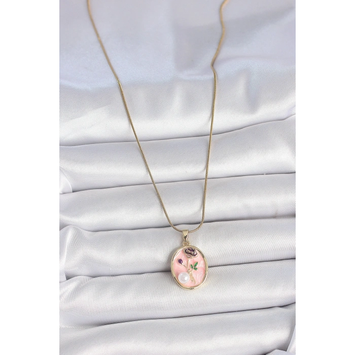 316L Çelik Gold Renk Zincir Pembe Çiçek İşlemeli İnci Detay Portre Model Kadın Kolye