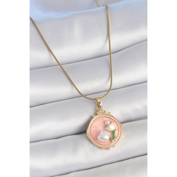 316L Çelik Gold Renk Zincir Pembe Mineli İncili Çiçek İşlemeli Portre Model Kadın Kolye