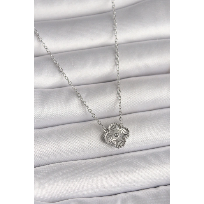 316L Çelik Gümüş Renk İşleme Detaylı Yonca Model Kadın Kolye