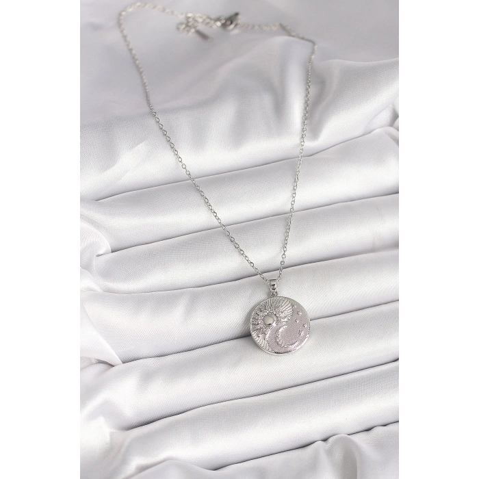 316L Çelik Gümüş Renk Zincir Zirkon Taşlı Ay Güneş İşlemeli Madalyon Model Kadın Kolye