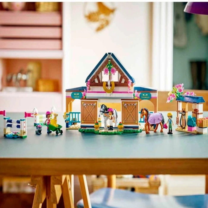 42688 Binicilik Akademisi 735 parça +7 yaş