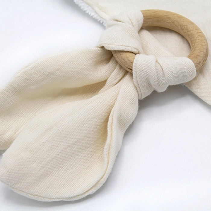  Ahşap Diş Kaşıyıcılı Bürümcük Müslin Önlük 736 Ekru