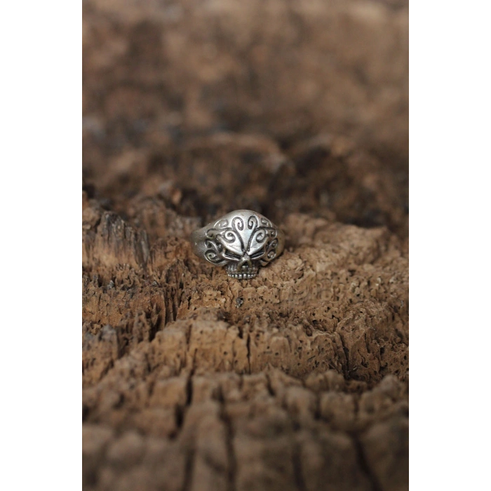 Ayarlanabilir Motifli Kuru Kafa Tasarımlı Erkek Yüzük