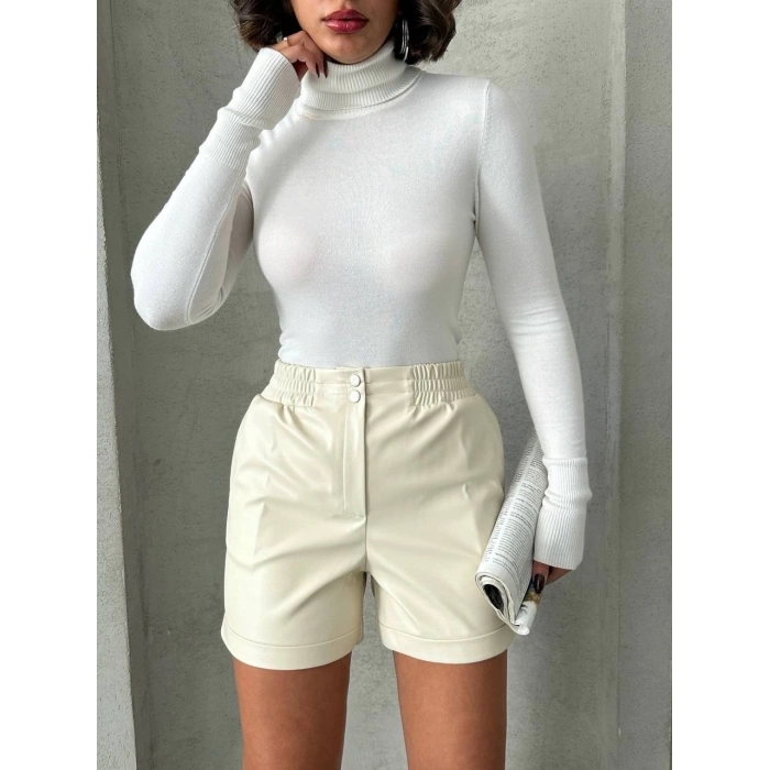 Beli lastikli çıtçıtlı deri şort krem w241007