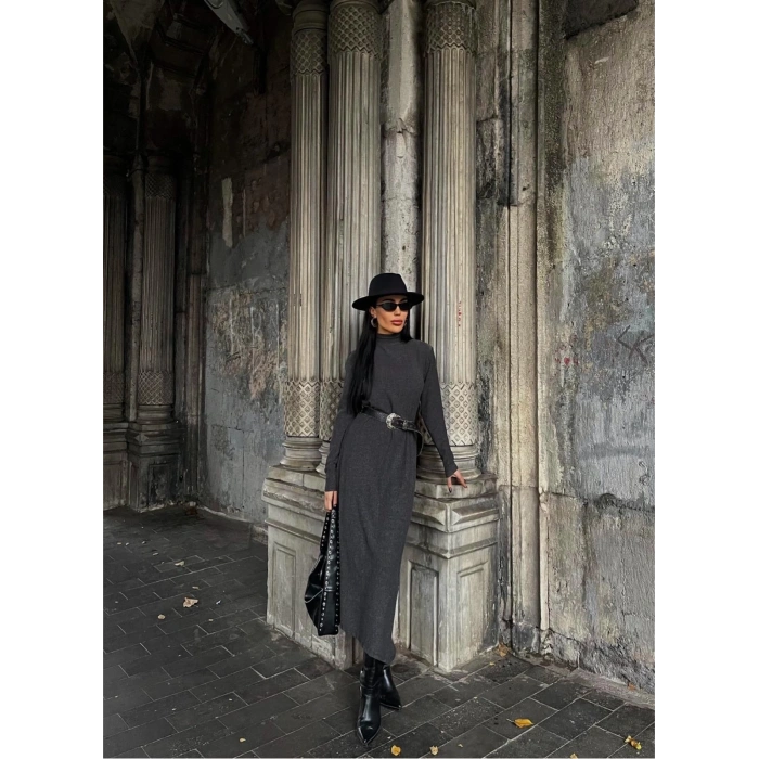 Boğazlı kalın bürümcük uzun elbise siyah