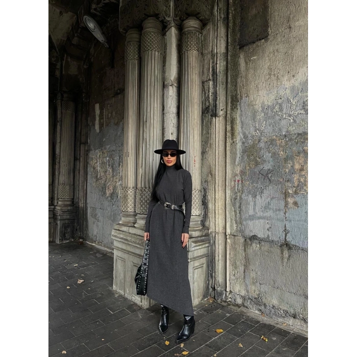 Boğazlı kalın bürümcük uzun elbise siyah