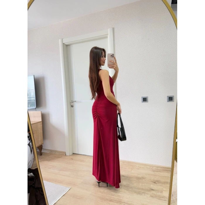 BÜRÜMCÜK KUMAŞLI İÇİ ASTARLI ÜZGÜLÜ KOLSUZ BÜZGÜLÜ UZUN ELBİSE - KIRMIZI