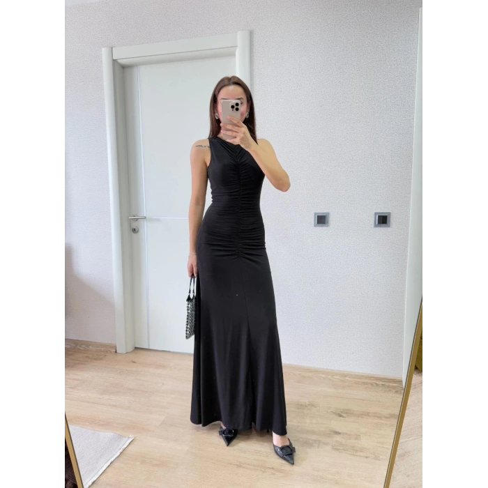 BÜRÜMCÜK KUMAŞLI İÇİ ASTARLI ÜZGÜLÜ KOLSUZ BÜZGÜLÜ UZUN ELBİSE - SİYAH