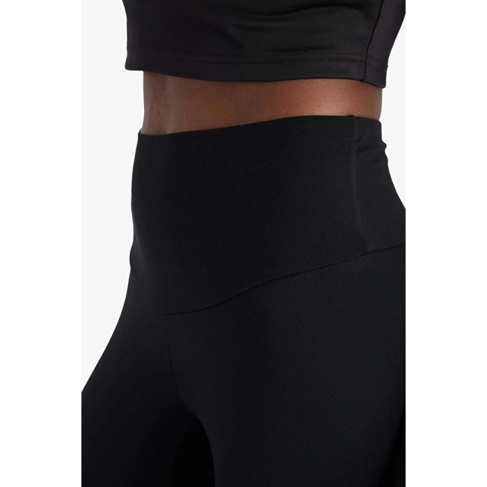 C4564 Siyah DeFactoFit Yüksek Bel Beli Saran Toparlayıcı Esnek Premium Sporcu Tayt