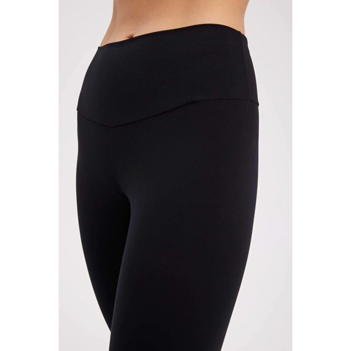 DefactoFit Siyah Yüksek Bel Toparlayıcı Beli Saran Sporcu Tayt B0920AX24SP