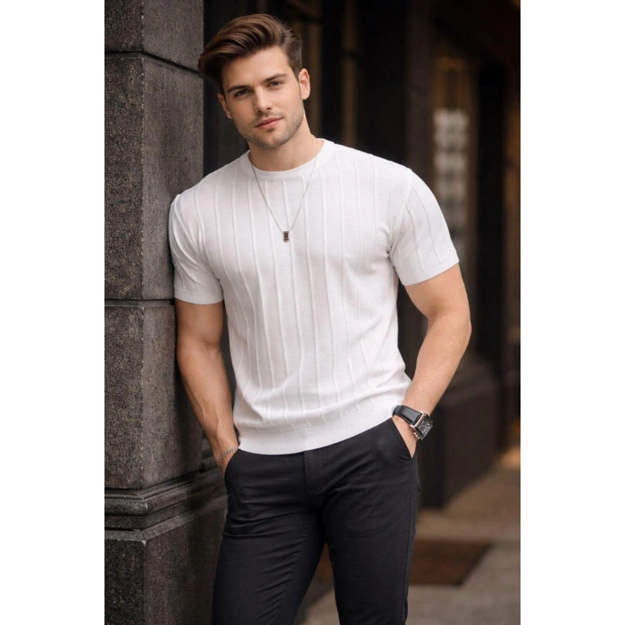 Erkek Bisiklet Yaka Dikine Çizgi Detaylı Yazlık Kısa Kollu Triko Tişört Beyaz