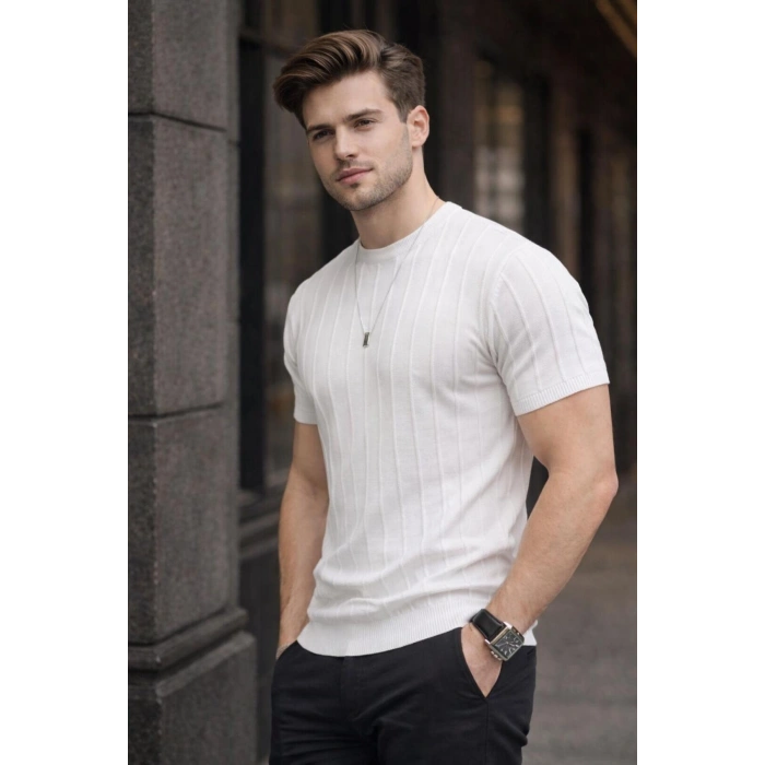 Erkek Bisiklet Yaka Dikine Çizgi Detaylı Yazlık Kısa Kollu Triko Tişört Beyaz