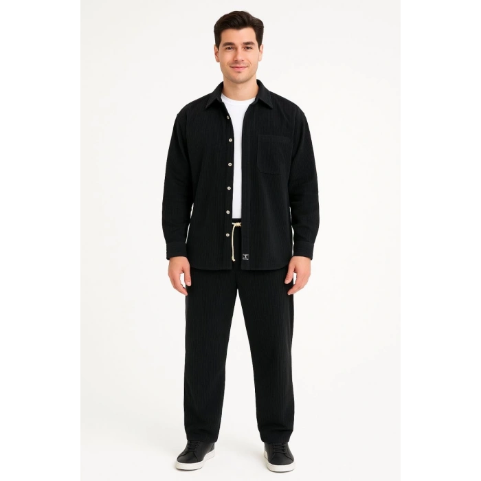 ERKEK KADİFE OVERSİZE TAKIM – GÖMLEK VE PANTOLON İKİLİ SET FÜME CORDUROY ŞIKLIĞI, RAHAT VE ZARİF DURUŞ YUMUŞAK DOKULU KADİFE KUMAŞ, DÜĞMELİ GÖMLEK ÜST VE LASTİKLİ PANTOLON ALT PARÇA İLE GÜN BOYU KONFOR- SİYAH