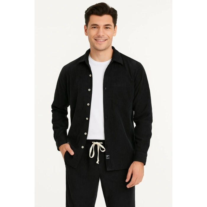 ERKEK KADİFE OVERSİZE TAKIM – GÖMLEK VE PANTOLON İKİLİ SET FÜME CORDUROY ŞIKLIĞI, RAHAT VE ZARİF DURUŞ YUMUŞAK DOKULU KADİFE KUMAŞ, DÜĞMELİ GÖMLEK ÜST VE LASTİKLİ PANTOLON ALT PARÇA İLE GÜN BOYU KONFOR- SİYAH