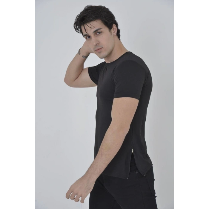 ERKEK YANDAN FERMUARLİ SLİM FİT T-SHİRT - SİYAH