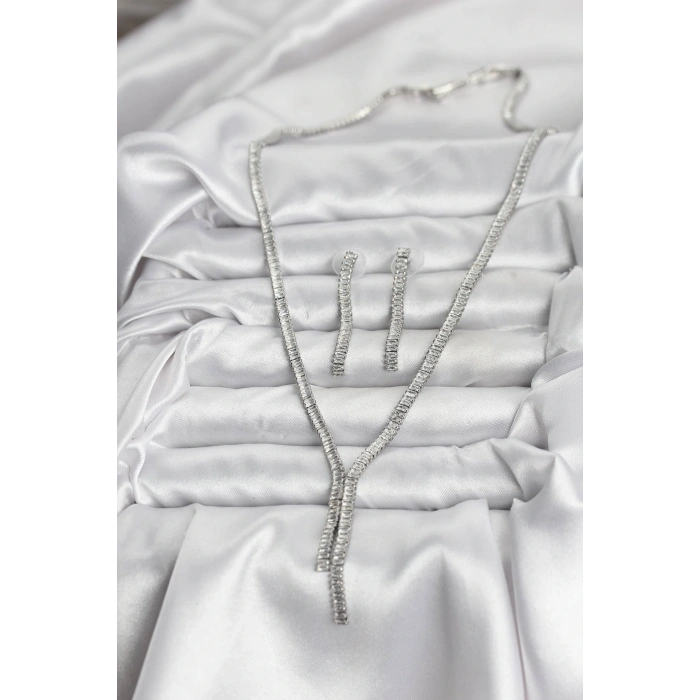 Gümüş Renk Baget Zirkon Taşlı Kadın Kolye Küpe Set