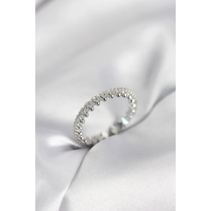 Gümüş Renk Sıralı Zirkon Taşlı Model Kadın Yüzük